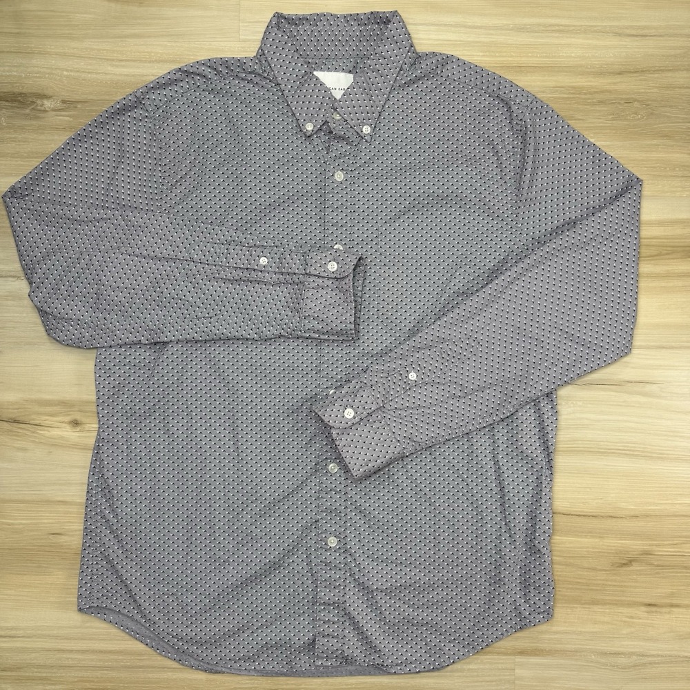 American Eagle Mens Size Large Gray Button-Down Shirt w/ Triangle Pattern